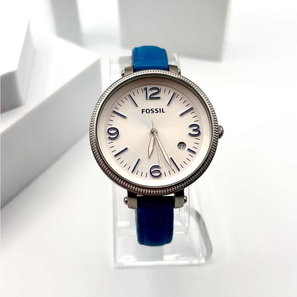 Fossil Heather Blue women’s watch, 40mm size case, 8in size wrist leather band